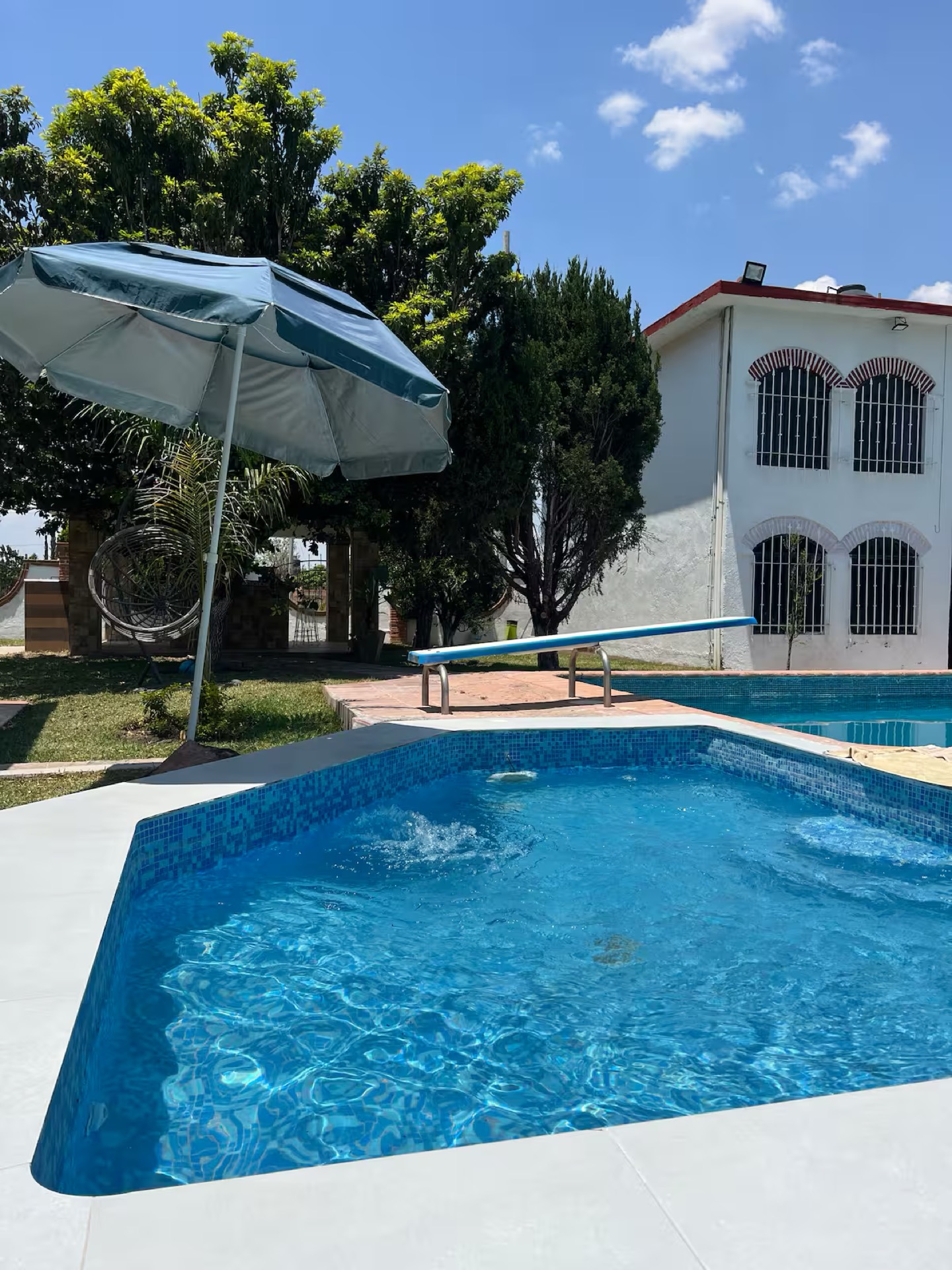 Jacuzzi y trampolín de Casa Rino Cuautla